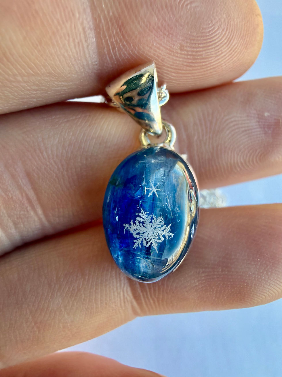 Miniaturbild: Pendant-Kyanite/Preserved Snowflake