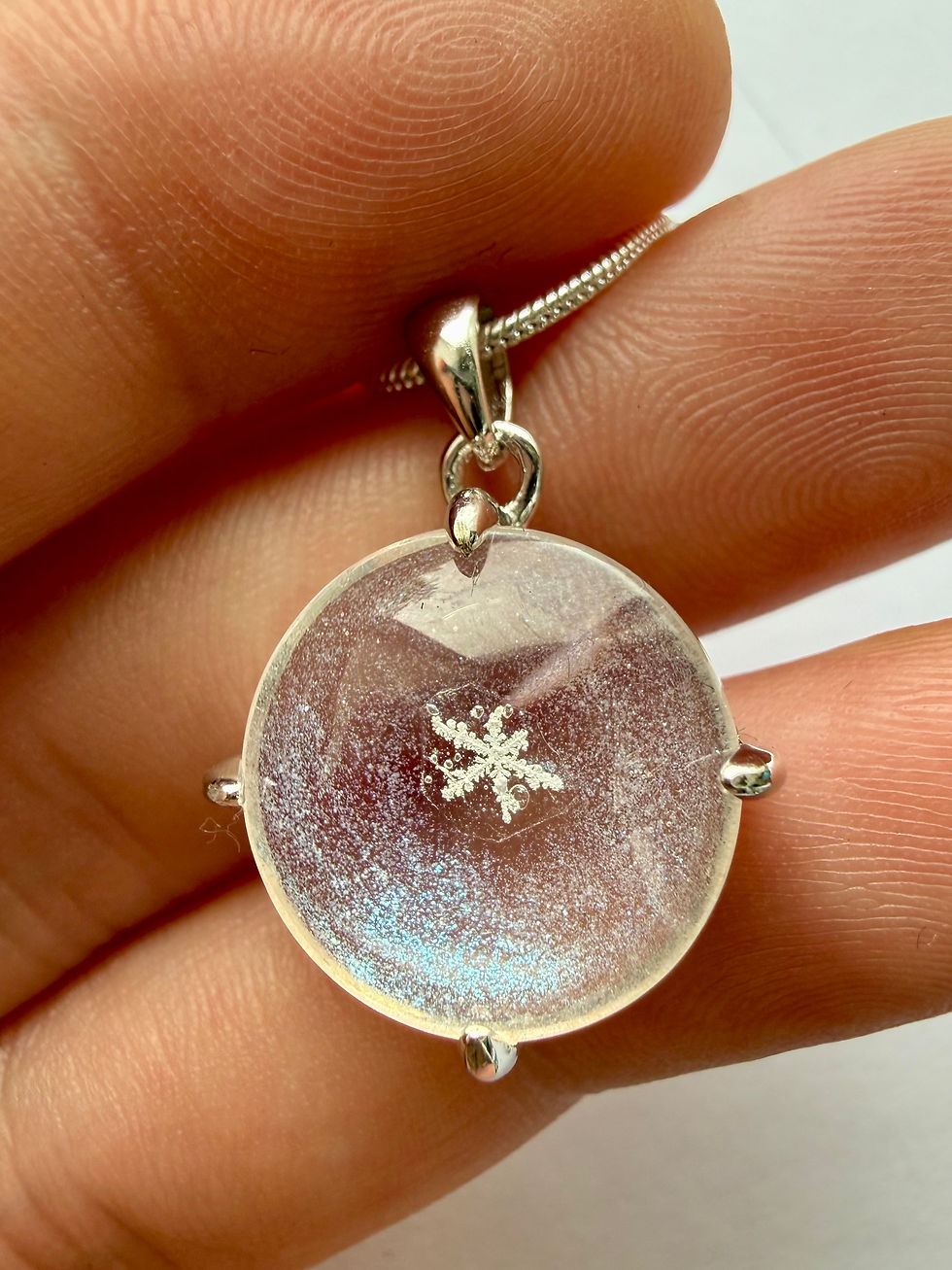Thumbnail: Pendant-15mm Glass/Preserved Snowflake