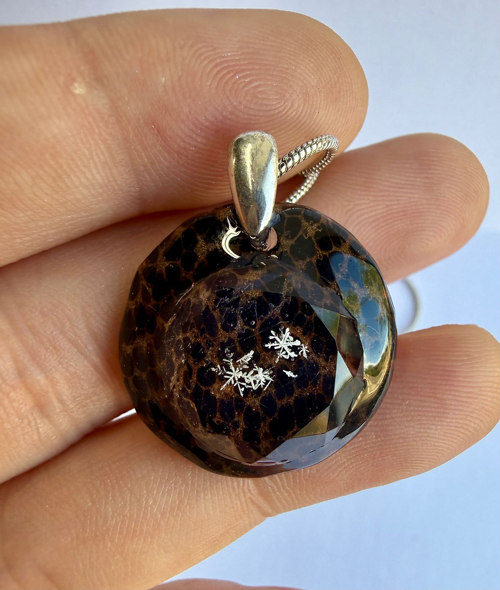 Miniaturbild: Preserved Snowflake Exotic Wood Pendant, Clear Quartz Necklace, Real Snowflake J