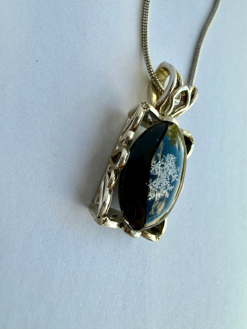 Miniaturbild: Preserved Snowflake Onyx Pendant, Sterling Silver Necklace, Real Snowflake Jewel
