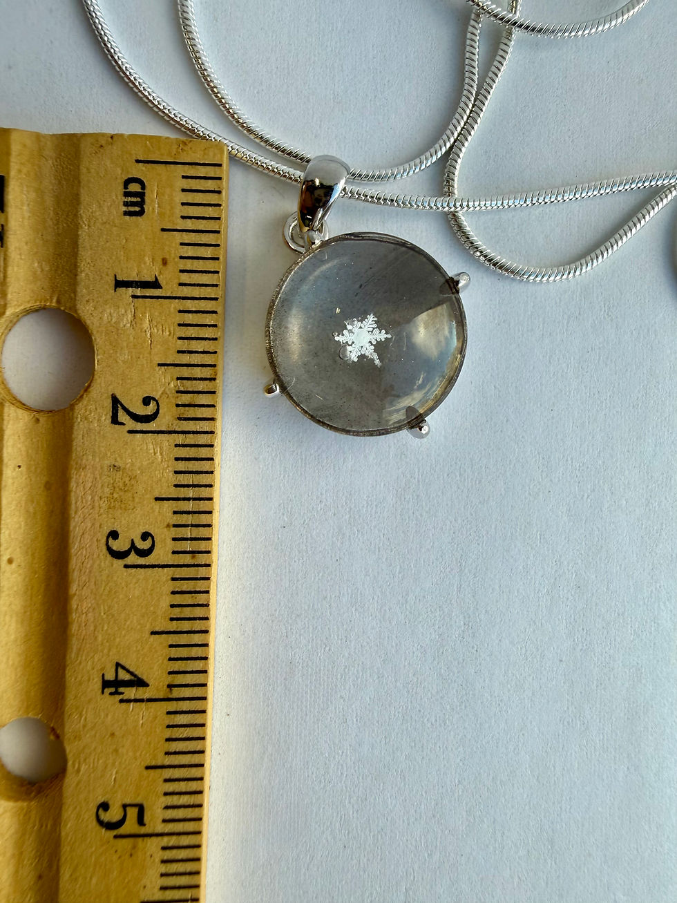 Thumbnail: Pendant-15mm Glass/Preserved Snowflake