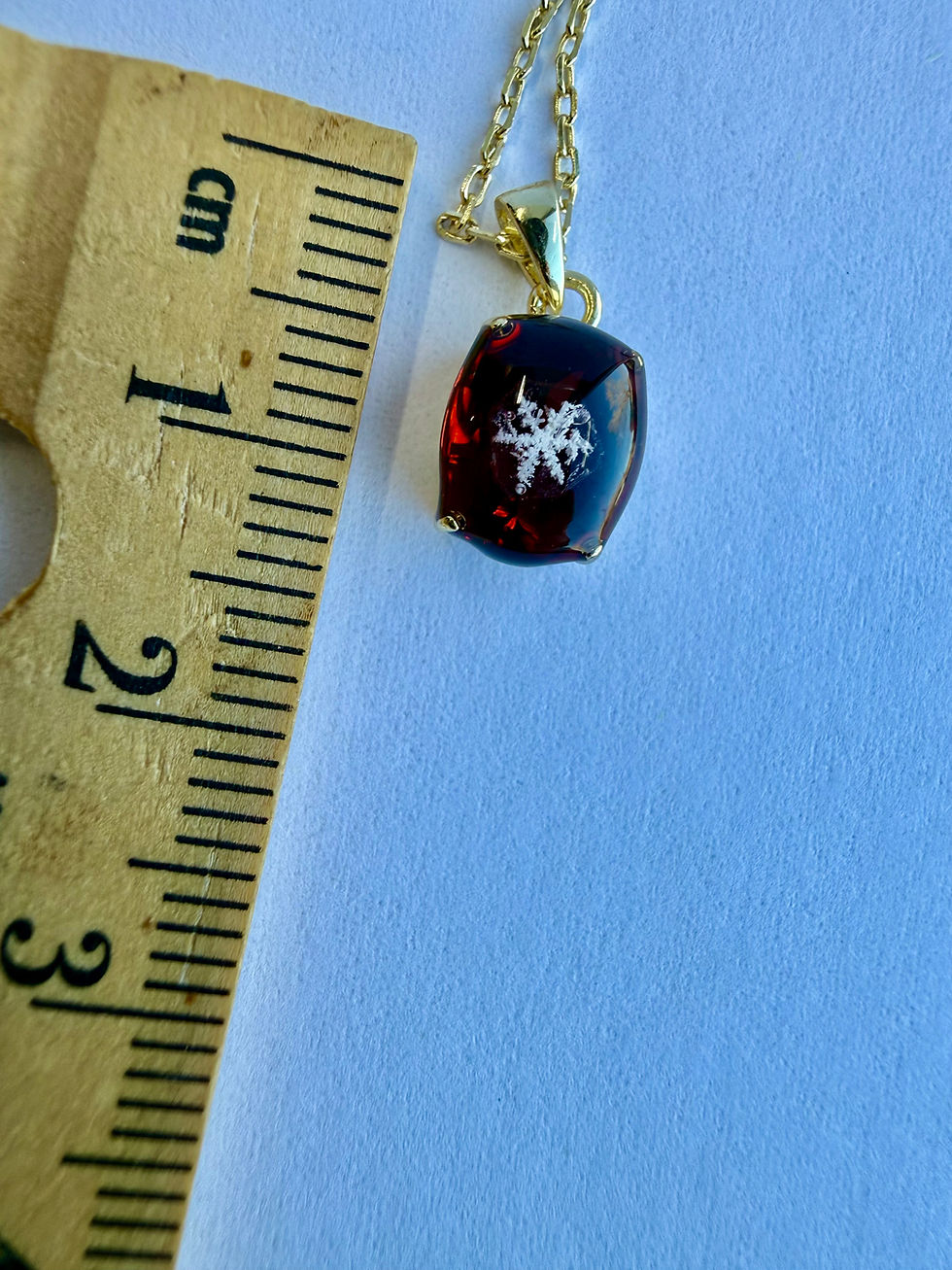Thumbnail: Pendant-Garnet/Preserved Snowflake
