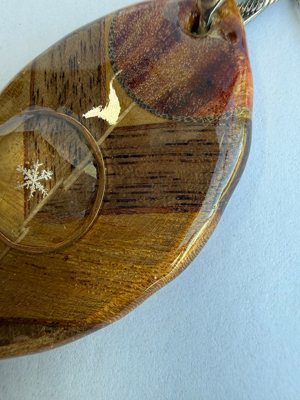 Miniaturbild: Preserved Snowflake Exotic Wood Pendant, Clear Quartz Necklace, Real Snowflake J