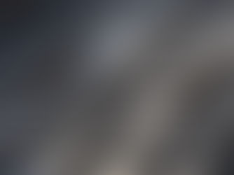 Zwei Bahngleise kreuzen sich: Weichenstellung als Metapher für Entscheidungsarchitektur im Führungsgremium