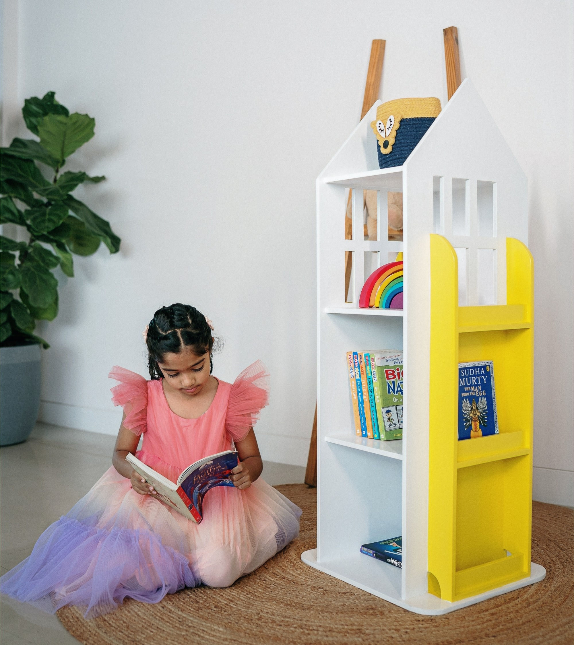 Three Way standing Bookshelf