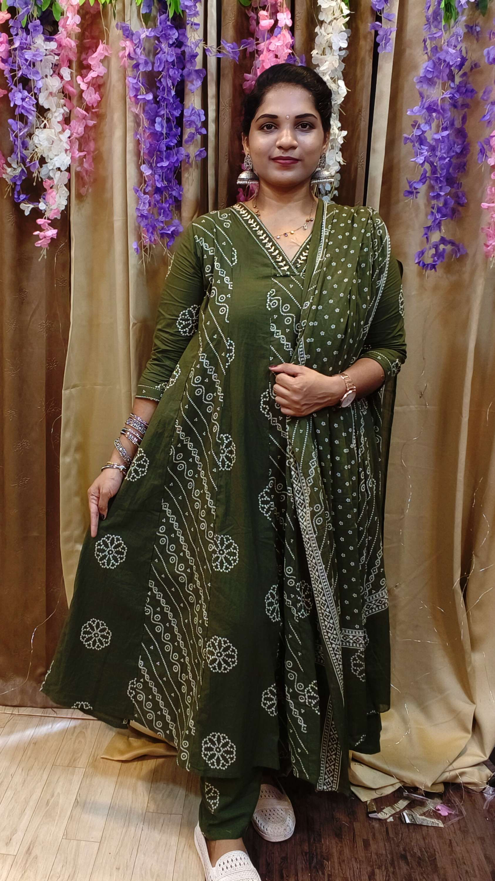 TTC003---MEHANDI GREEN PANNEL CUT