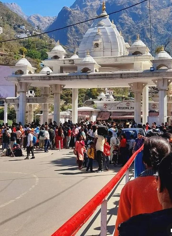 Vaishno devi Mandir - Journey New Delhi to Katra All Information