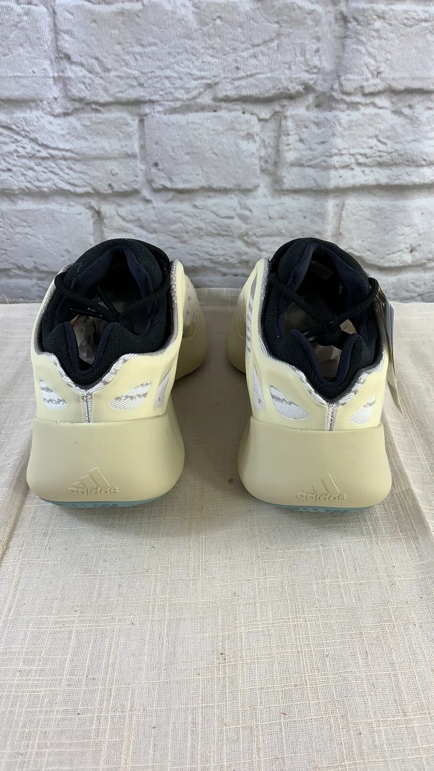 adidas YEEZY Foam Runner Release 2020. Facebook.