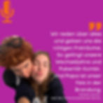 Daniela Ullrich und Tochter im MENOMIO Podcast vor lila Hintergrund – Gespräche über Hormone, Wechseljahre und das Mutter-Tochter-Verhältnis.