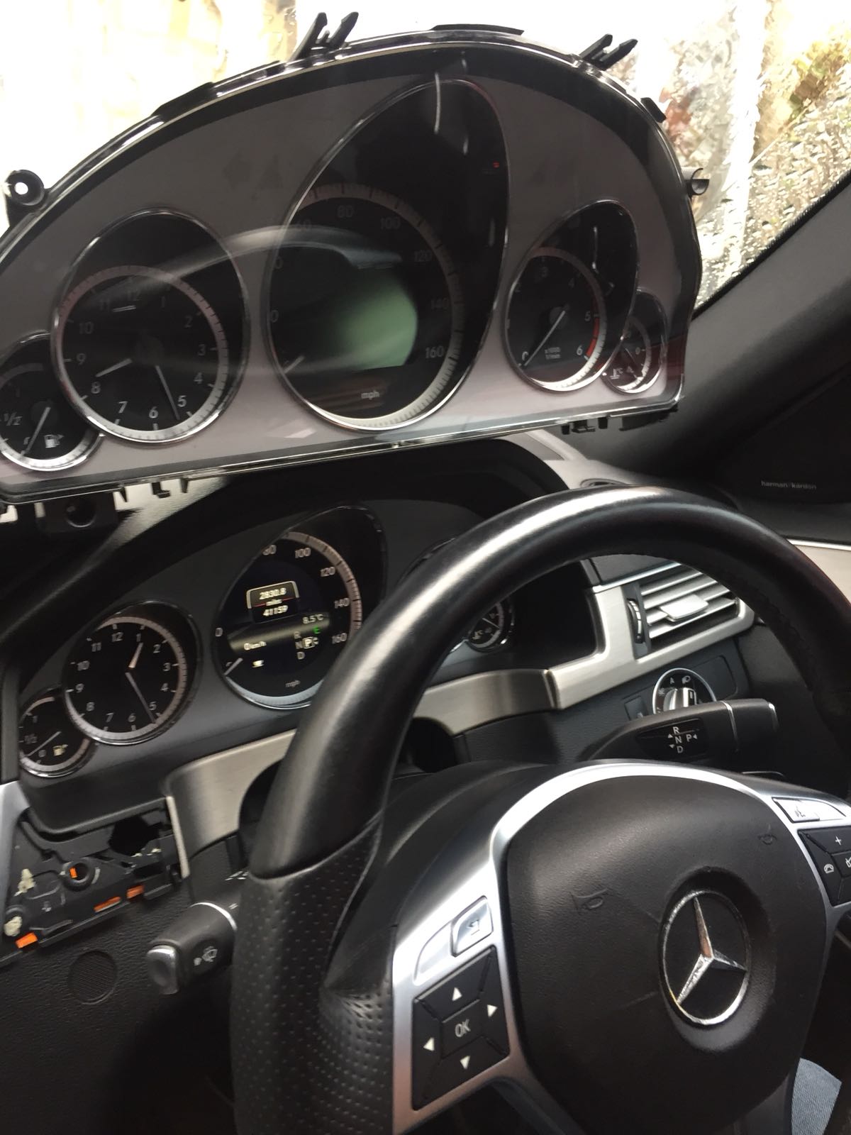 INSTRUMENT CLUSTER