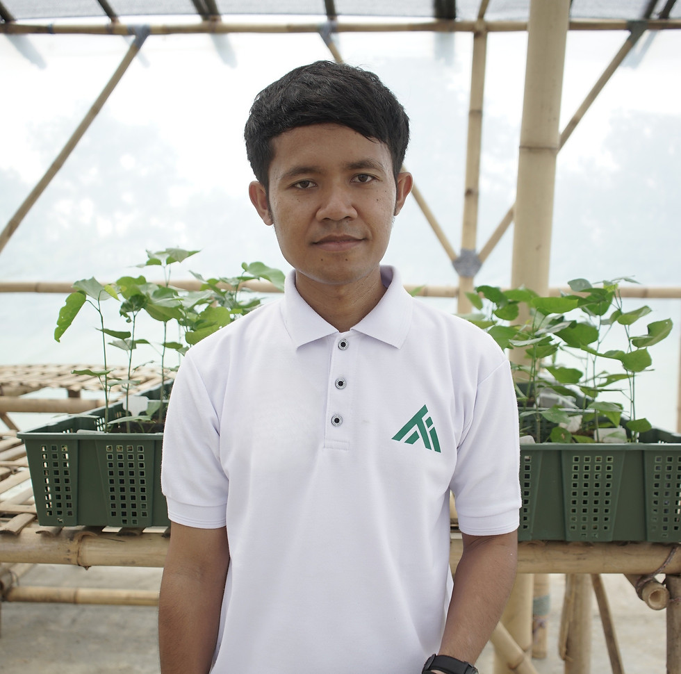 pak dede tanpa nametag.jpg