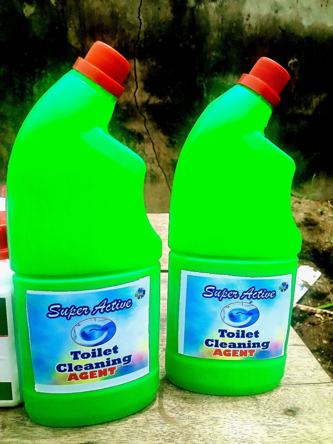 Super Active Toilet Cleaning Agent