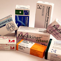 The interaction of evidence, expert opinions and controversy in psychiatry