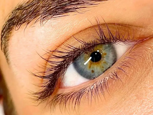 Lash Lift vs. Lash Extensions: Which Is Right for You?