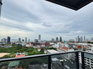 《賃貸 #154》Once Pattaya(セントラル地区)11階 築浅2ベッドルーム 内装家具家電全て新築同様 ”保証金返金保証付き”