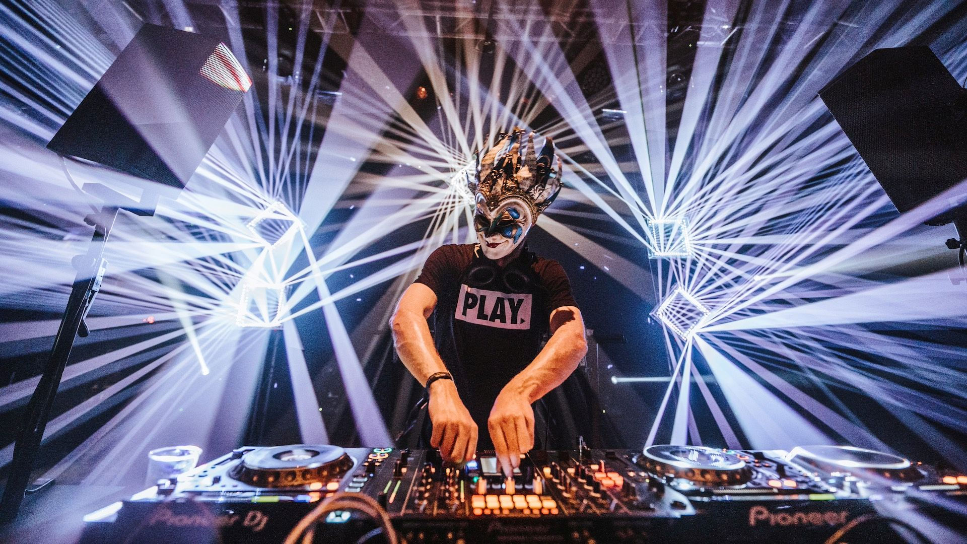 Astro Boris Brejcha encerra temporada de megashows em Curitiba em 2025