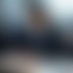 Grupo de pessoas assistindo aula em sala do Senac Curitiba durante curso gratuito de Assistente Financeiro