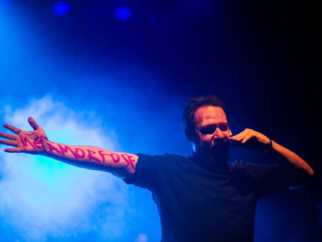 Espetáculo inédito traz o premiado ator Bruce Gomlevsky no papel do pai do rock nacional, o artista Raul Seixas