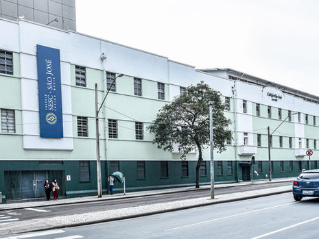 Fachada do Colégio Sesc São José em Curitiba