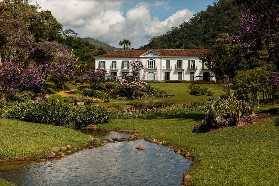 Casa Marambaia celebra o fim de ano com experiências exclusivas em meio à natureza e gastronomia refinada.