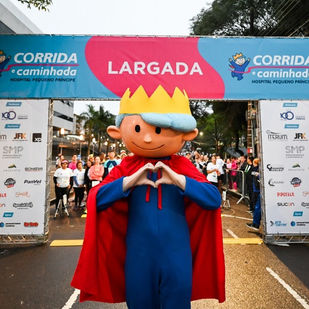 Corredores e caminhantes participam da Corrida e Caminhada Pequeno Príncipe em Curitiba, com kit e medalhas