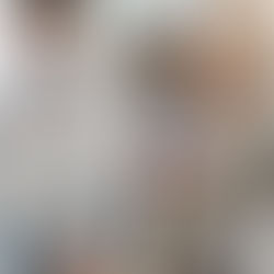 Investidor analisa dados financeiros sobre oportunidades nos Estados Unidos