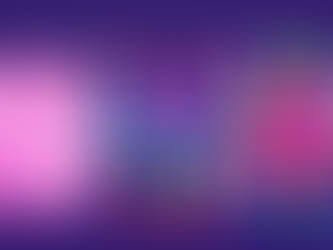 Espetáculo infantil no Festival de Curitiba com crianças assistindo teatro em ambiente colorido