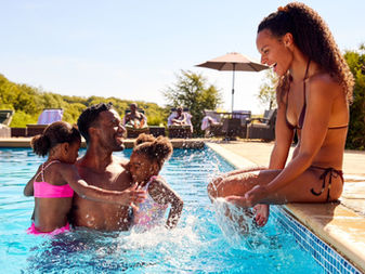 Decolar divulga ranking dos destinos mais buscados para o verão 2025-26, com destaque para sol e praia.