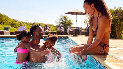 Decolar divulga ranking dos destinos mais buscados para o verão 2025-26, com destaque para sol e praia.