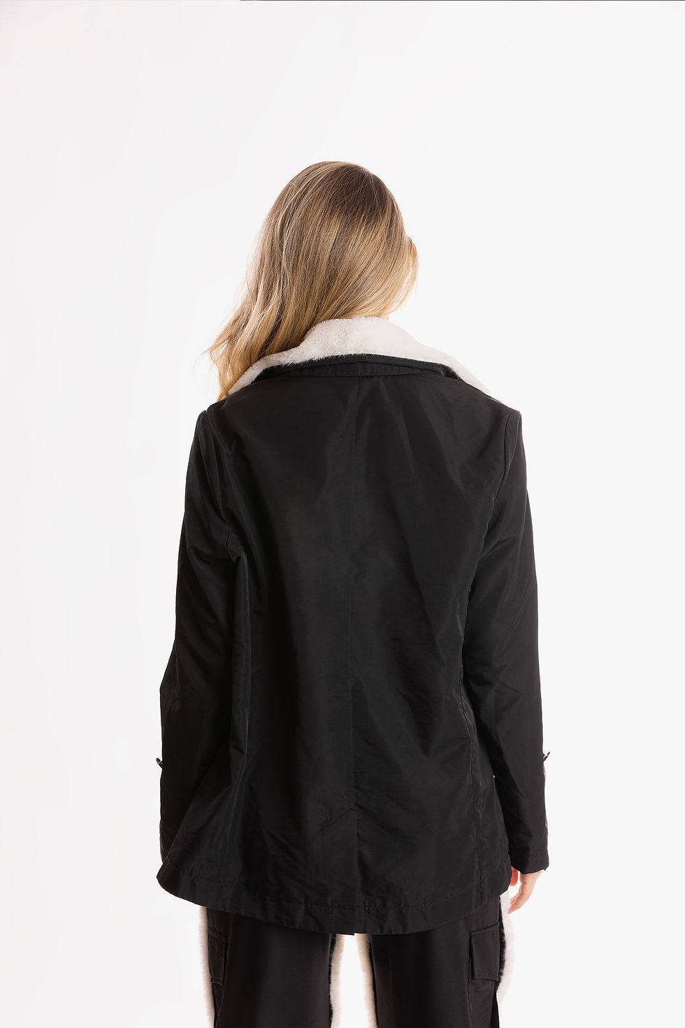 Küçük resim: Raider Fur Jacket with off-white fur