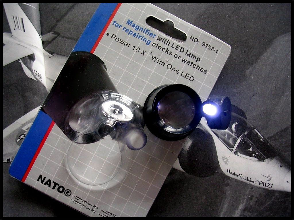 NATO® LED Eye Loupe