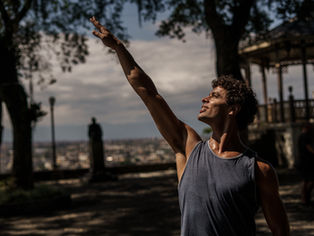 Cinebiografia do carioca que se tornou primeiro bailarino do Royal Ballet de Londres estreia nos cinemas