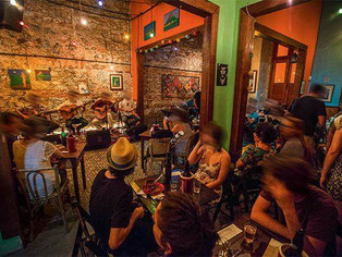 Documentário conta a história do bar Semente onde a MPB se renovou