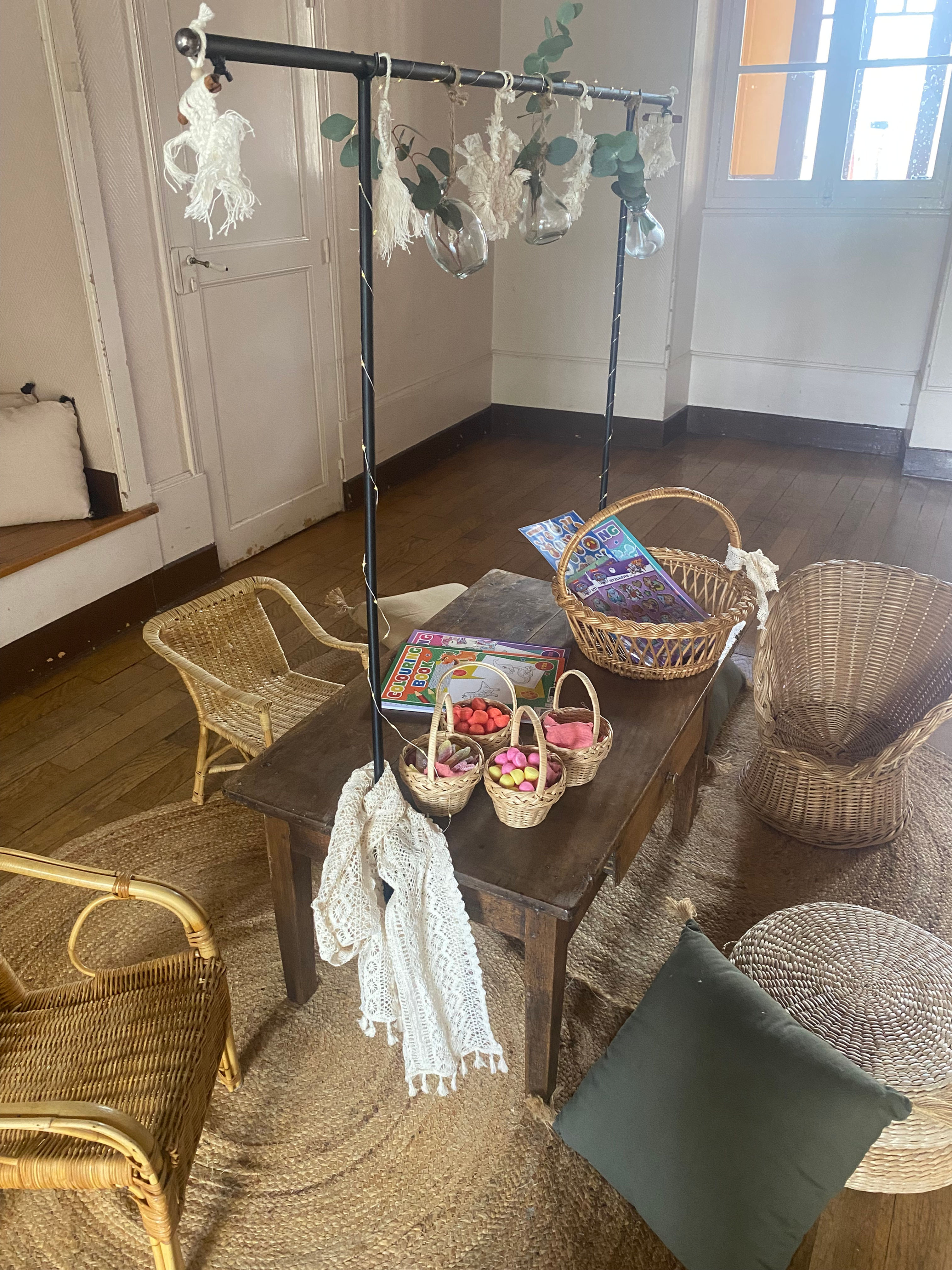 Petite table basse en bois vintage