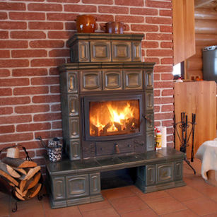 Kachlová kamna s teplovodní vložkou
vzor bonbon, glazura zelená kovová, vložka S4 - 16 kW