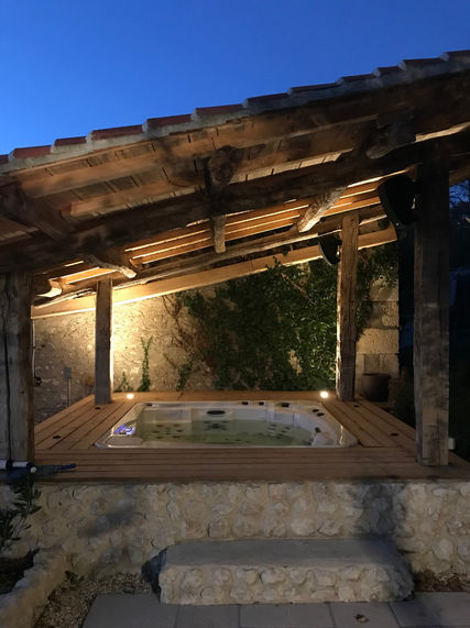 Outdoor Hot Tub at the Wild Retreat in France