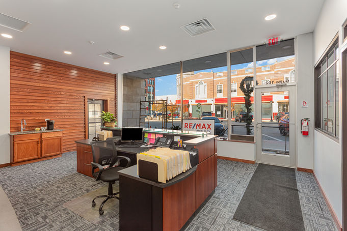 REMAX/Results Interior Street View