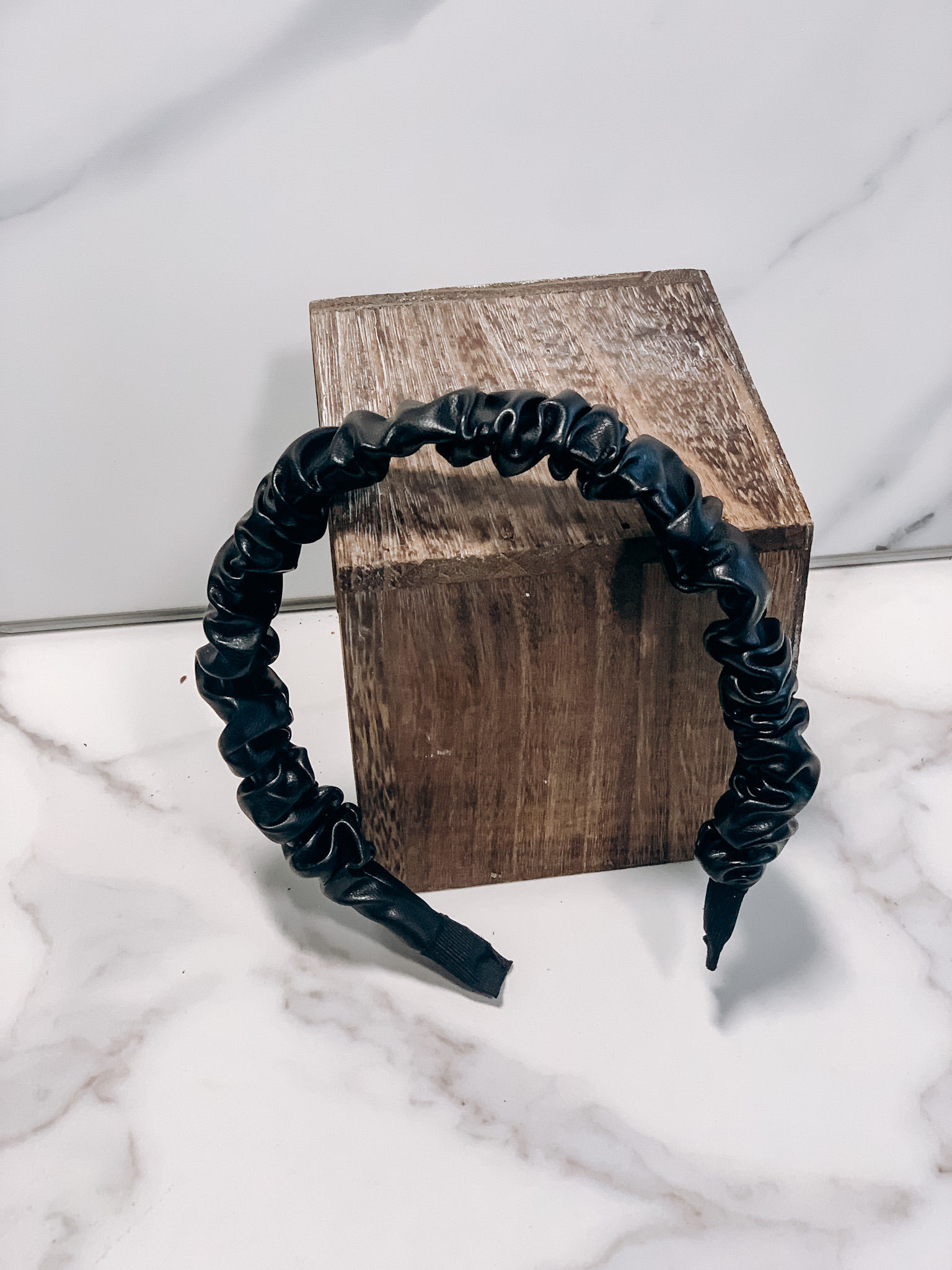 Leather Scrunchie Band - Onyx
