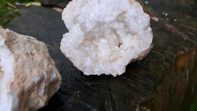 Miniature : Géode complète Cristal de Roche du Maroc