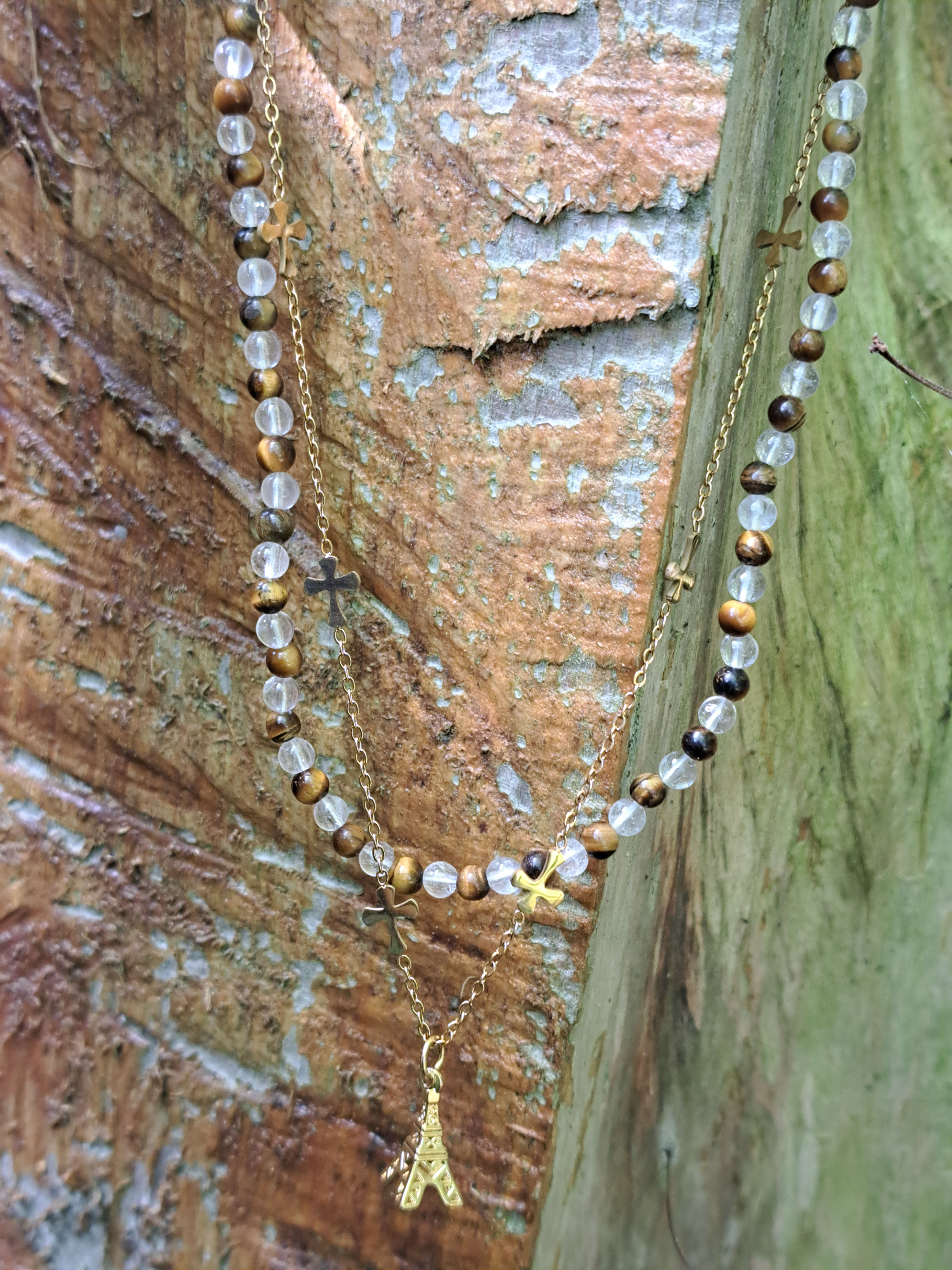 Collier Lumière Doré œil de tigre, cristal de roche A