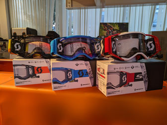 泥にもマケズ、曇りにもマケズ・・・SCOTTのロールオフ付きゴーグルです!!!