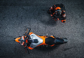 411612_MY22 KTM 1290 SUPER DUKE R - Cat B_EU_ Global.jpg