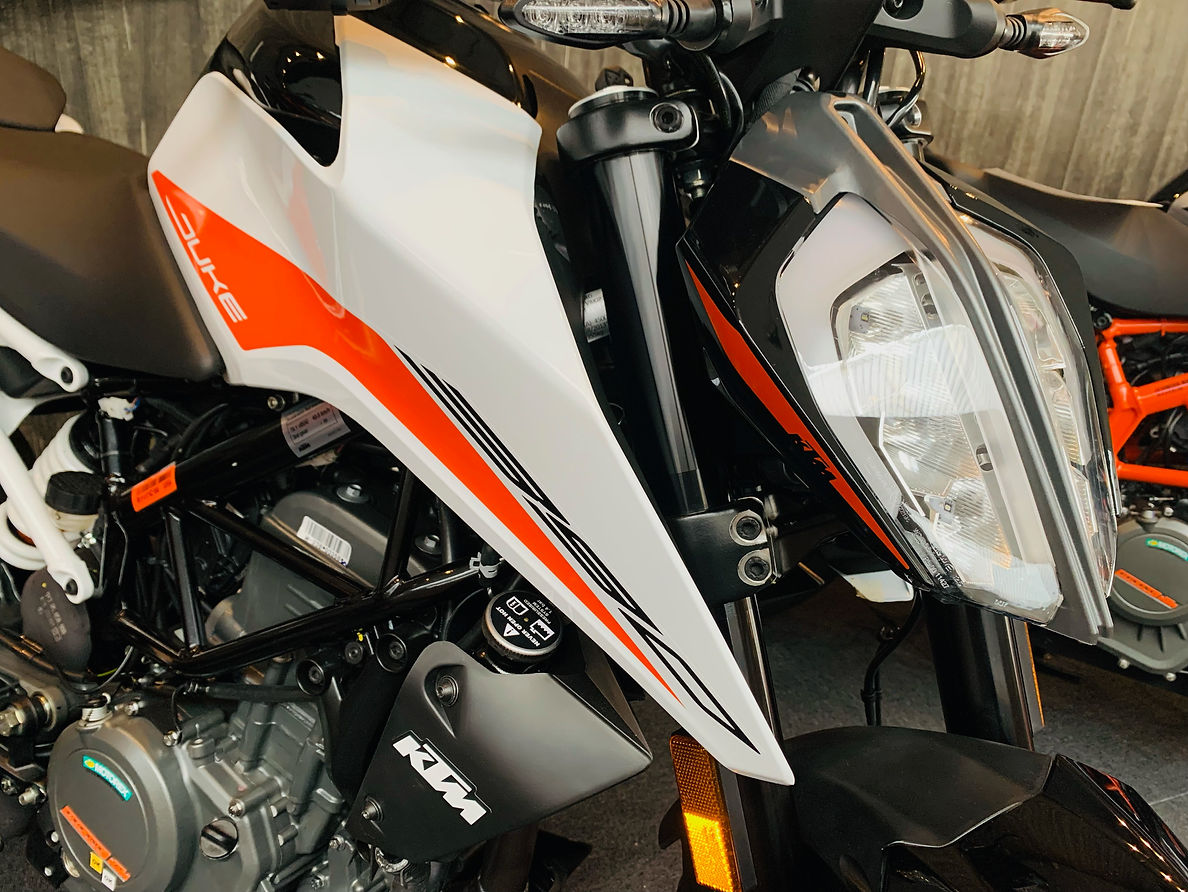軽い!走る!楽しい!390DUKE 2021年モデルのご紹介! 軽い!走る!楽しい!390DUKE 2021年モデルのご紹介!