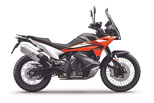 457294_890 ADVENTURE Orange MY23 90-Right_EU_ Global.jpg