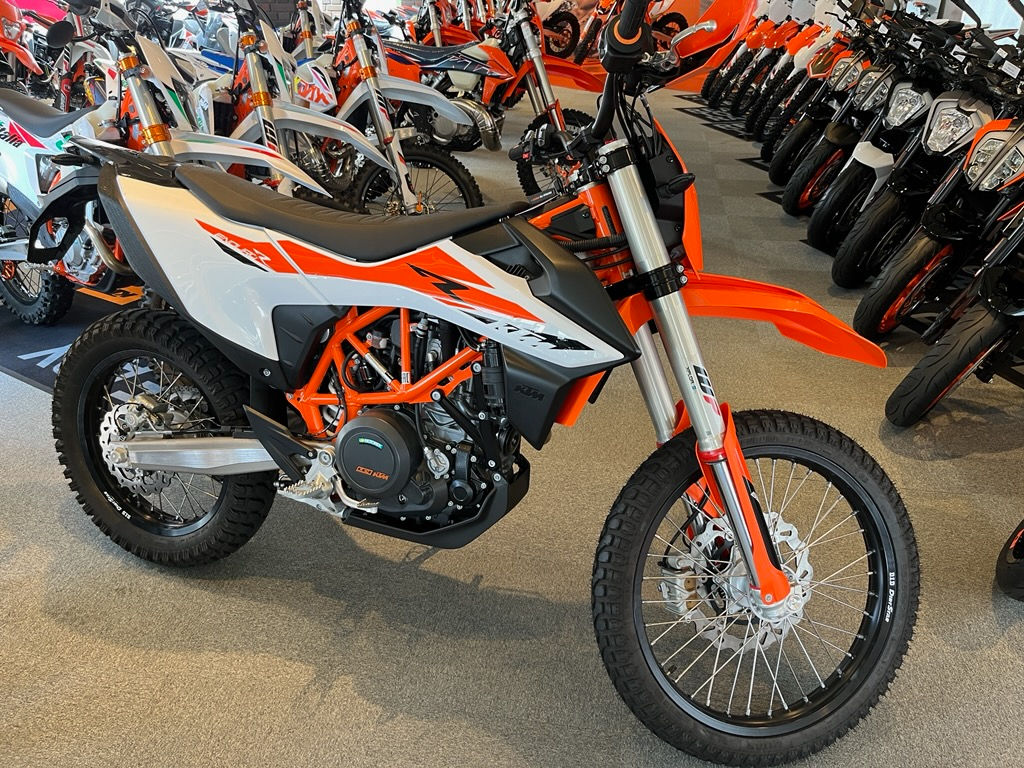 690ENDURO R とは？