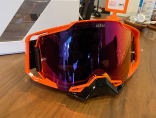 KTMと100%のコラボアイテム COOPER WEBB ARMEGAゴーゴル入荷!