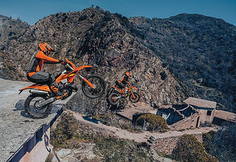 704639_MY26 KTM 300 EXC _ 350 EXC-F - Action_EUROPE GLOBAL.jpg