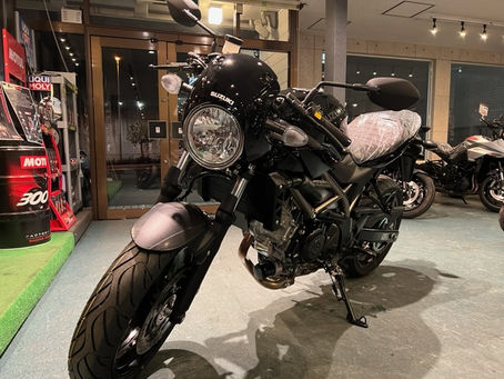 SV650X 新車展示中です!