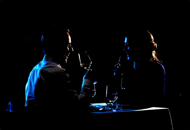 Dinner in the Dark als romantisches Geschenk für Paare