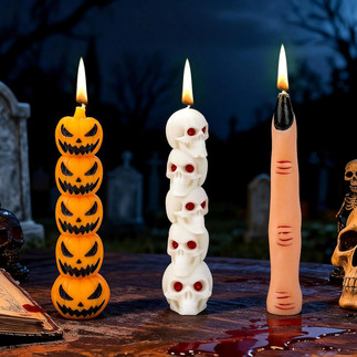Gruselige Kerzen als originelle Halloween Deko fürs Buffet